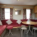 Hopkins Retreat - 3 Bedroom Caravan - Hot Tub