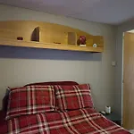 Hopkins Retreat - 3 Bedroom Caravan - Hot Tub